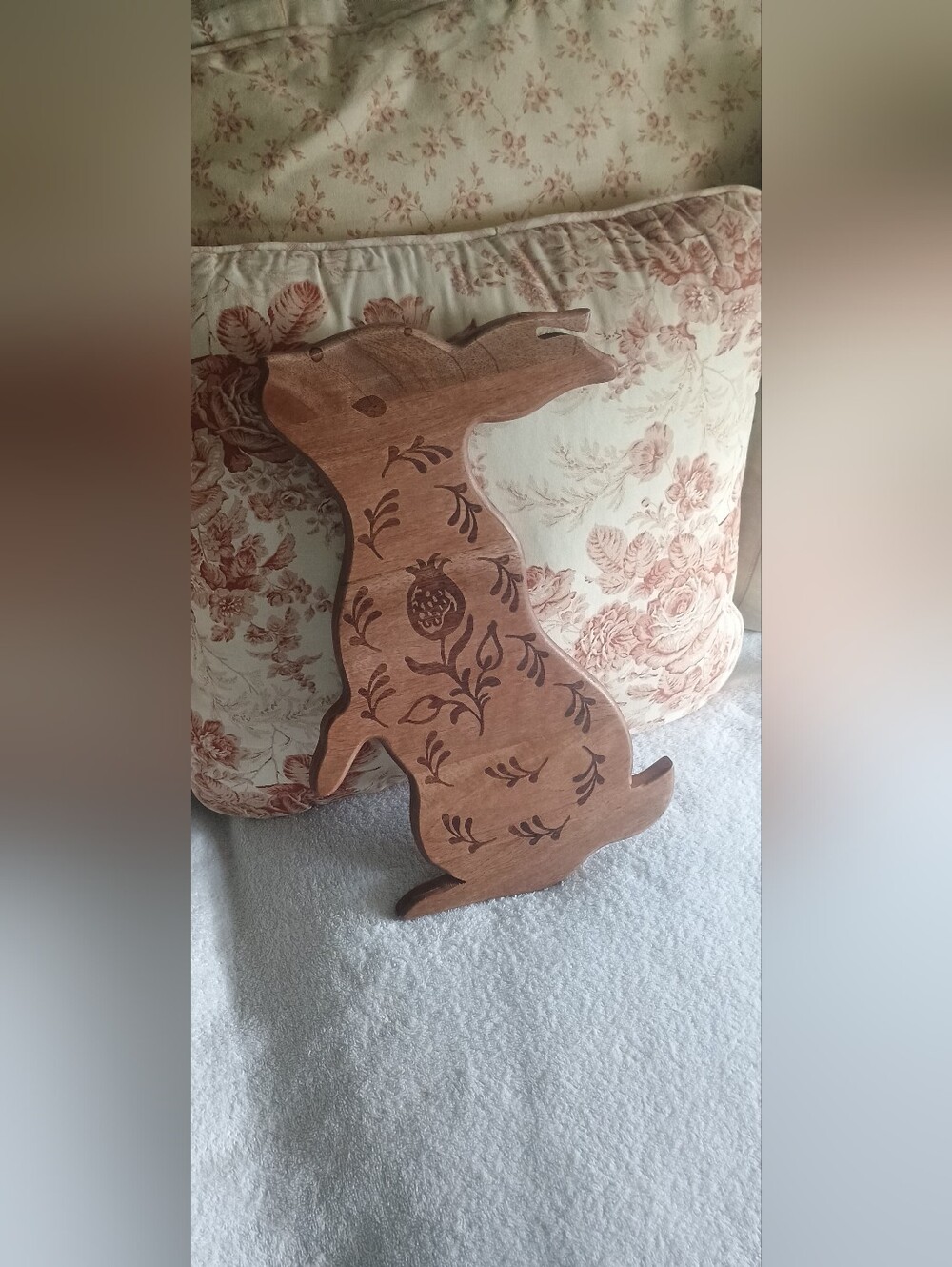 Figural Bunny Cutting Board - Natural Brown